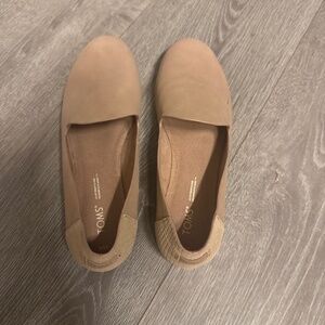 Toms pink flats
